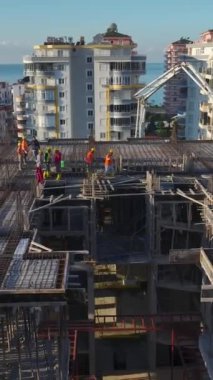 Üretken ve hareketli bir çalışma ortamı.