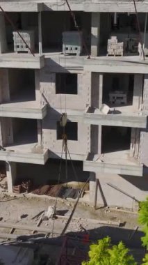 Hareketli ve aktif bir inşa projesi.