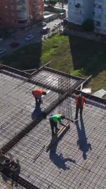 İnşaat sürecinin ayrıntılı görünümü.