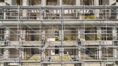 Sahil şantiyesi. Deniz kenarındaki bir şehir projesinin hava görüntüleri..