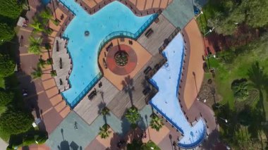 Park ve eğlence sporları. Rahatlatıcı bir açık hava alanının hava görüntüleri..