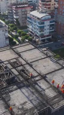 Havadan ev inşa detayları. İnşaat verimliliğinin dikey görüntüleri.