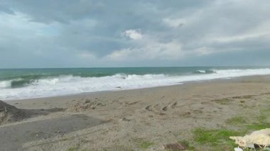 Kumsal okyanus enerjisiyle canlanır..