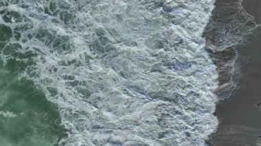 Büyüleyici ve canlı bir deniz manzarası..