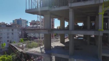 Dinamik ve detaylı bir yapı projesi.