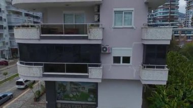 Tasarım ve yeniliğin çarpıcı bir karışımı.