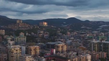 Dinamik ve huzurlu bir şehir..