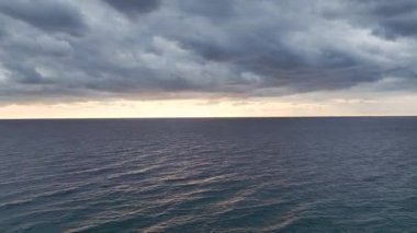 Gökyüzü ve denizin güzel bir karışımı..