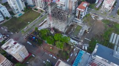 Etkin ve canlı inşaat etkinliği.