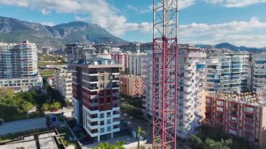 Hareketli bir çalışma sahasında ayrıntılı görevler.