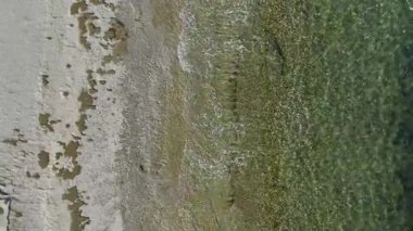 Sakin ve çarpıcı bir okyanus arkaplanı.
