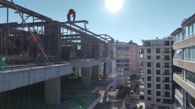 Canlı bir ortamda organize ilerleme.