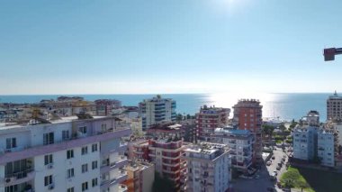 Canlı ve organize bir inşaat alanı..