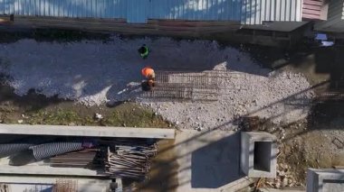 Canlı ve organize yüksek binalar.