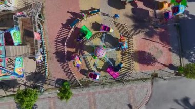 Nostaljik ve dingin bir eğlence alanı.