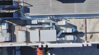 Düzenli ve canlı klima kurulumu.