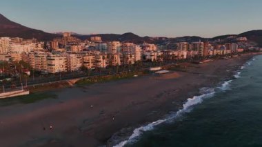 Canlı ve huzurlu şehir güzelliği..