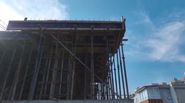 Canlı ve yapılandırılmış bir yapı..