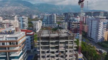 Canlı ve aktif bir endüstri sahnesi.