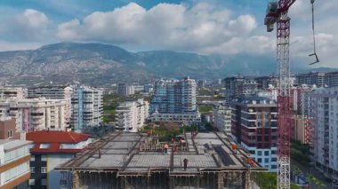 Yapılandırılmış ve verimli bir inşaat alanı.