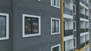 Modern ve atmosferik bir sahne..