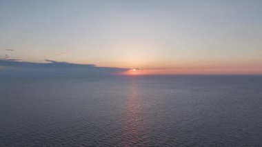 Huzurlu ve büyüleyici bir sahil kaçışı.