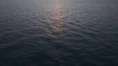 Huzurlu ve büyüleyici bir arka plan.