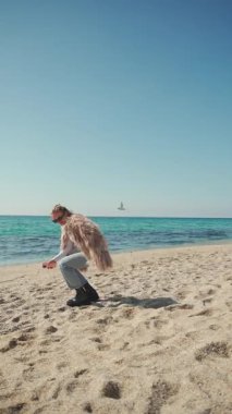 Huzurlu ve lüks bir sahil anı.