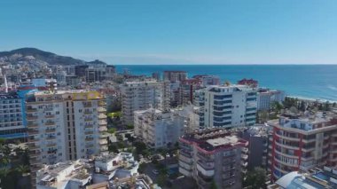 İnsansız hava aracı açık denizin yanındaki şehri ele geçirdi.