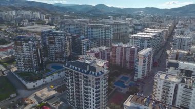 Deniz kenarı gelişiminde yeni yerleşim bloğu yükseliyor.