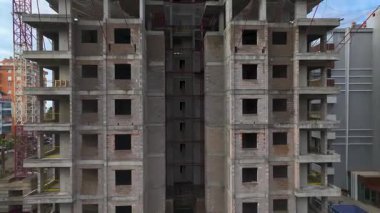 Şehir inşaat alanı üst görünümü.