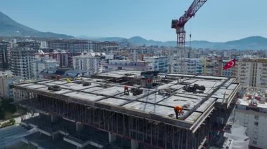 Üst tabaka takviye işlemi devam ediyor.