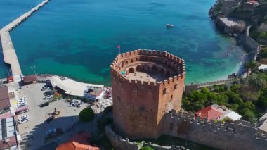 Kızıl Kule 'nin insansız hava aracı tarafından ele geçirilmesi.