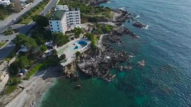 Yıkılmış otelin insansız hava aracı görüntüleri..