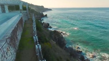 Tatil havuzu kapalı sezon.