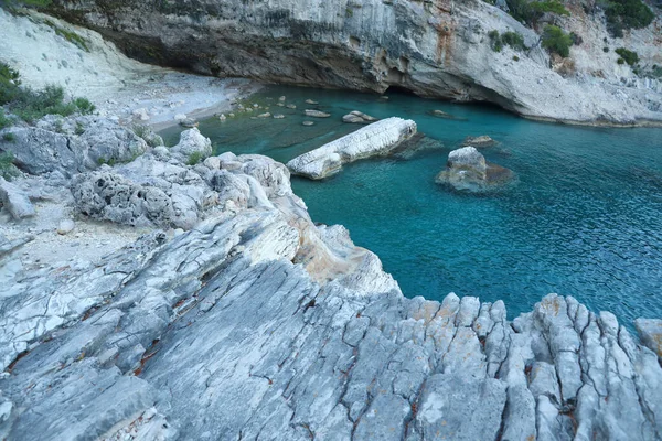 Türkiye Seyahat Etmek Ege Denizi Kayalık Göl Manzarası Derin Mavi — Stok fotoğraf