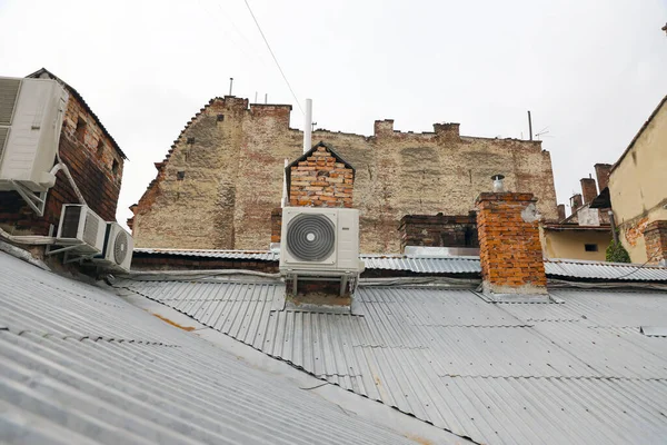 Uitzicht Daken Van Historische Oude Stad Lviv Oekraïne Kerktorens Veel — Stockfoto