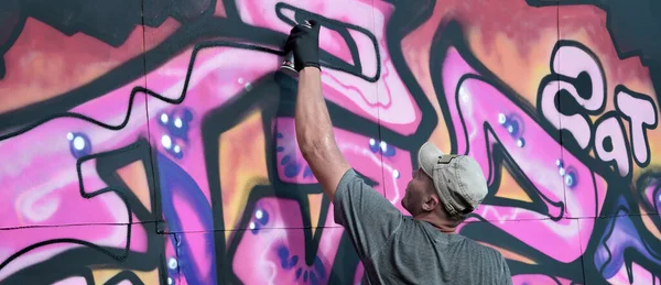 Junge Kaukasische Männliche Graffiti Künstler Zeichnen Große Street Art Malerei — Stockfoto