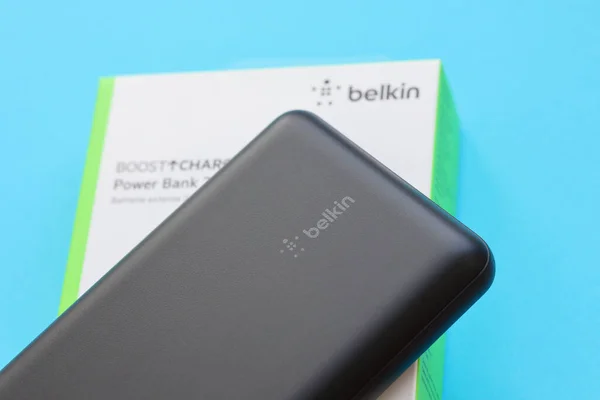 Kyiv Ukraine May 2022 Portable Powerbank Battery Логотипом Belkin International — стокове фото