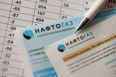 KYIV, UKRAINE - 7 Temmuz 2023: Ukrayna hrivnias paralı Naftogaz fatura belgesi