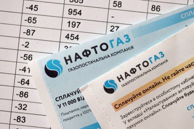KYIV, UKRAINE - 7 Temmuz 2023: Ukrayna hrivnias paralı Naftogaz fatura belgesi