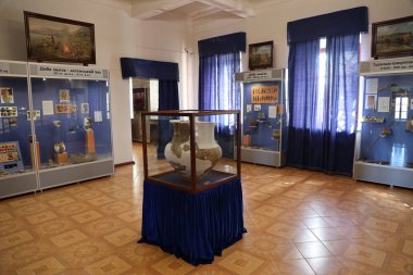 RIVNE, UKRAINE - 16 Eylül 2023 Dubno, Rivne bölgesindeki Ostrozkyi Kalesi üzerindeki Ukrayna Tarihi Müzesi