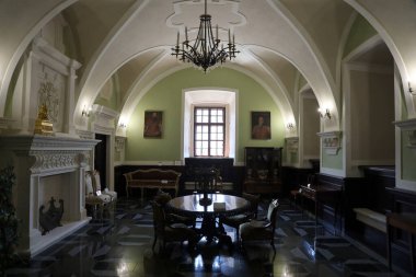 TERNOPİL, UKRAINE - 23 Ağustos 2023 Ukrayna 'daki Zbarazh Kalesi' nin iç kısımlarından biri, Zbarazh kasabasındaki güçlendirilmiş savunma kalesi.