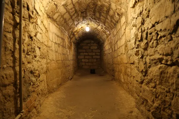 テルノピル イギリスRaine August 2023 ザバラ州古代城の領土での拷問の博物館 — ストック写真