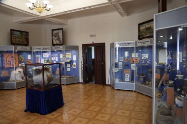 RIVNE, UKRAINE - 16 Eylül 2023 Dubno, Rivne bölgesindeki Ostrozkyi Kalesi üzerindeki Ukrayna Tarihi Müzesi