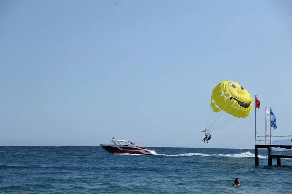 Antalya Turquía Mayo 2021 Parasailing Blue Sky Sea Beach Parasailing —  Fotos de Stock