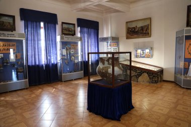 RIVNE, UKRAINE - 16 Eylül 2023 Dubno, Rivne bölgesindeki Ostrozkyi Kalesi üzerindeki Ukrayna Tarihi Müzesi