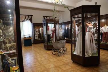 RIVNE, UKRAINE - 16 Eylül 2023 Dubno, Rivne bölgesindeki Ostrozkyi Kalesi üzerindeki Ukrayna Tarihi Müzesi