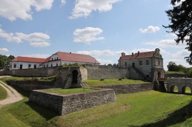 TERNOPIL, UKRAINE - 23 AĞUSTOS 2023 Zbarazh, Ternopil Bölgesi, Batı Ukrayna Kalesi Polonya-Litvanya Cumhuriyeti döneminde inşa edildi