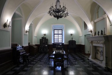 TERNOPİL, UKRAINE - 23 Ağustos 2023 Ukrayna 'daki Zbarazh Kalesi' nin iç kısımlarından biri, Zbarazh kasabasındaki güçlendirilmiş savunma kalesi.